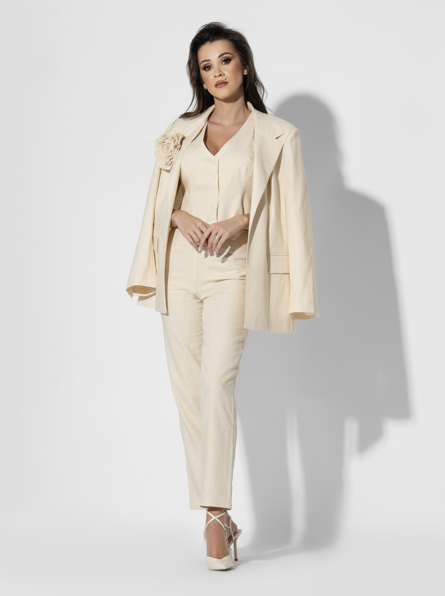 Set Summer din In cu Sacou, Vesta si Pantaloni Conici