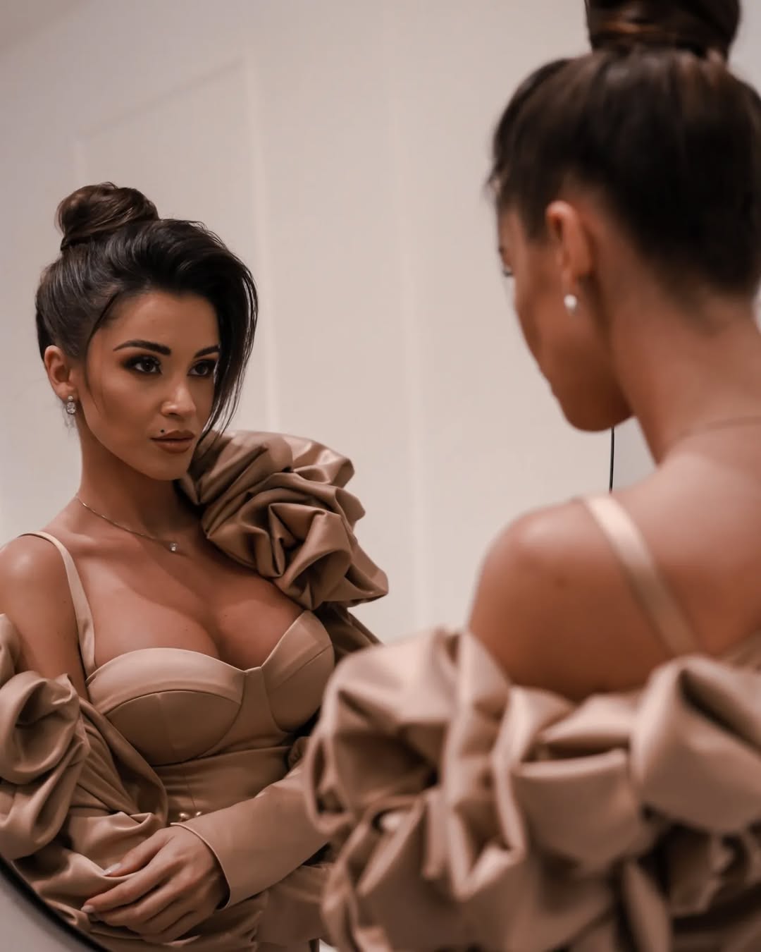 Rochie Thea din tafta cu capa detasabila